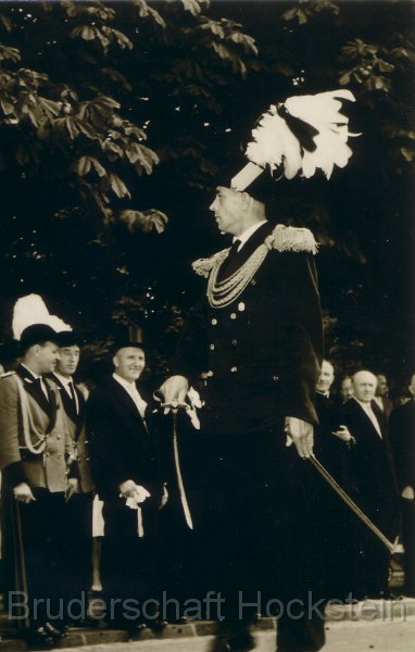 Parade Willi Thomas.jpg